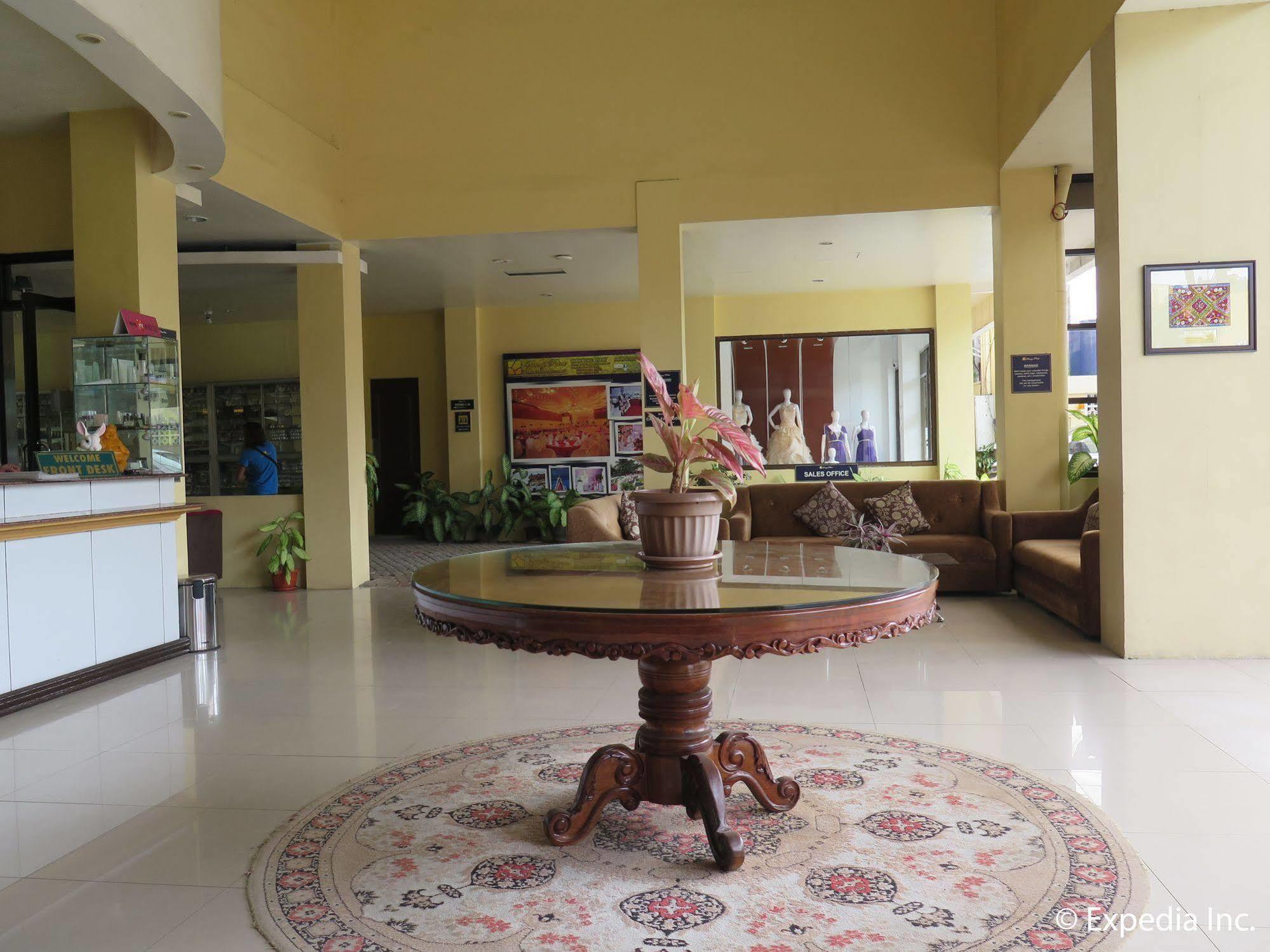 Oyo 197 Sunny Point Hotel Davao City Eksteriør billede