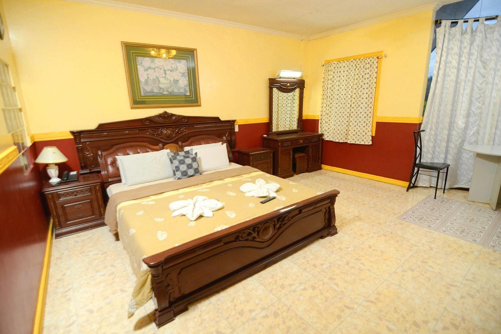 Oyo 197 Sunny Point Hotel Davao City Eksteriør billede