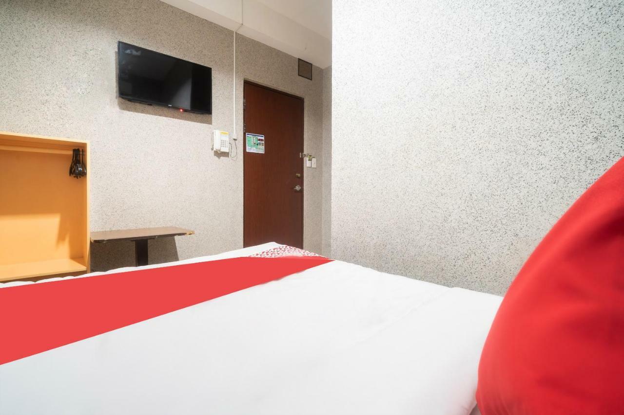 Oyo 197 Sunny Point Hotel Davao City Eksteriør billede